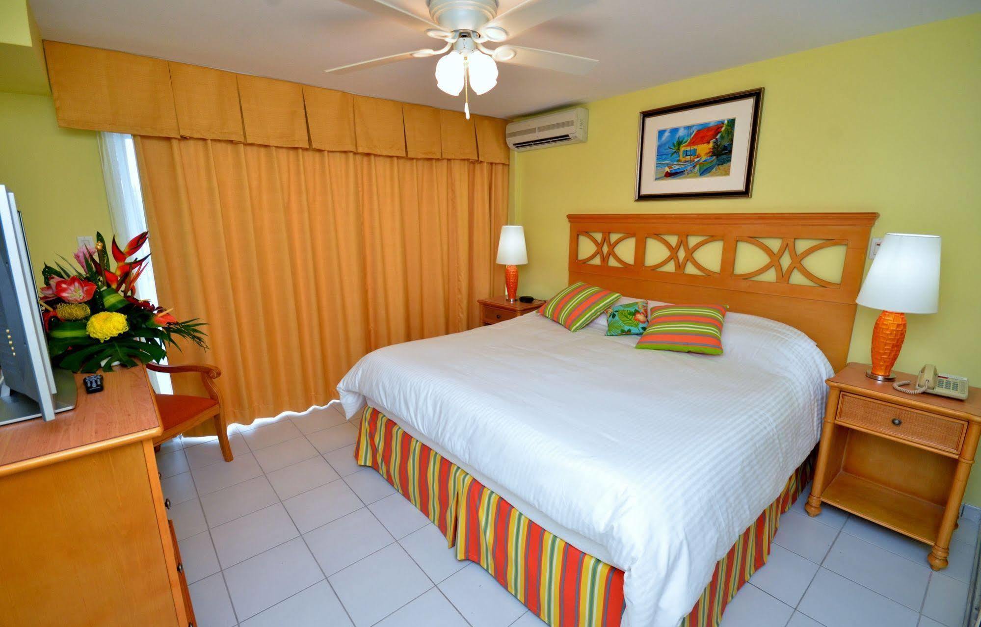 The Atrium Beach Resort And Spa, Ascend Hotel Collection Simpson Bay Exterior photo